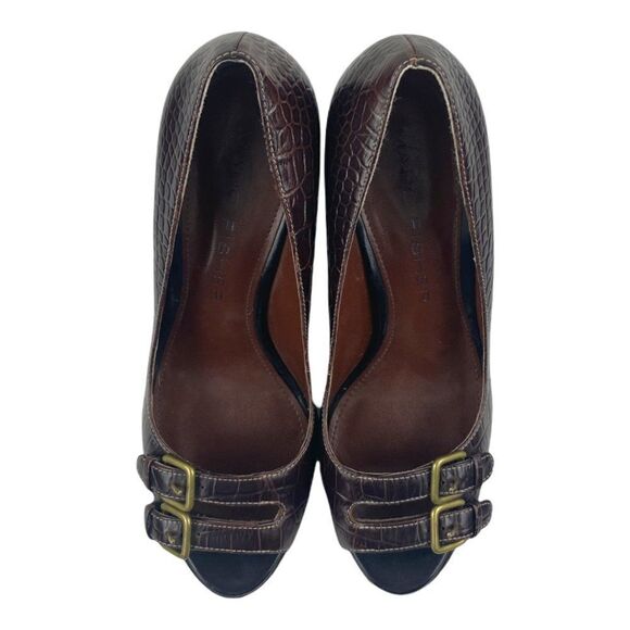 Marc fisher Burgundy Pebbled Leather Platform Heels Pep Toe Two Buckles US 8.5M - Picture 2 of 15